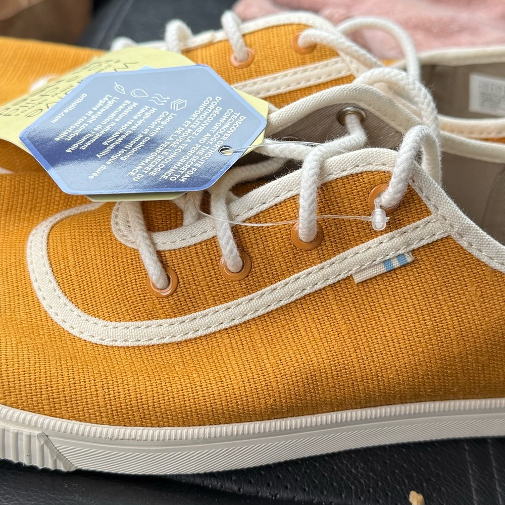 Tom’s Sneakers